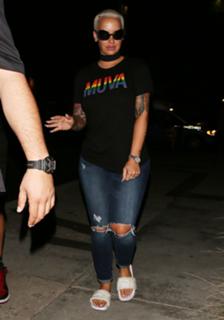Amber Rose feet photo thumbnail