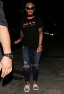 Amber Rose feet photo thumbnail