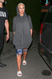Amber Rose feet photo thumbnail