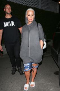 Amber Rose feet photo thumbnail