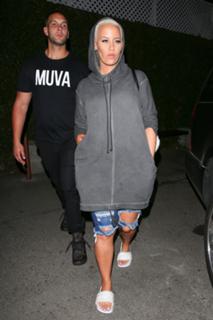Amber Rose feet photo thumbnail
