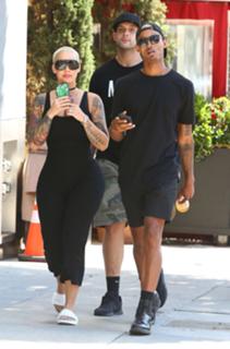 Amber Rose feet photo thumbnail