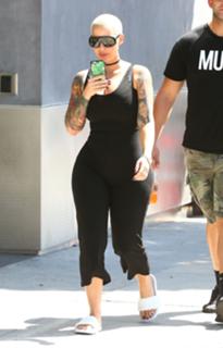 Amber Rose feet photo thumbnail