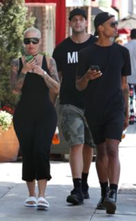 Amber Rose feet photo thumbnail