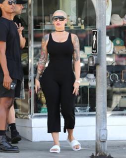 Amber Rose feet photo thumbnail
