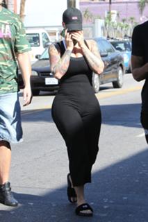 Amber Rose feet photo thumbnail