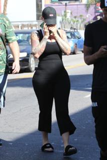 Amber Rose feet photo thumbnail