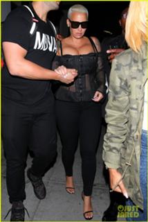 Amber Rose feet photo thumbnail