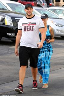 Amber Rose feet photo thumbnail