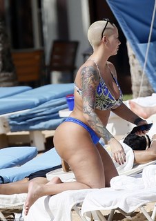 Amber Rose feet photo thumbnail