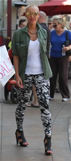Amber Rose feet photo thumbnail