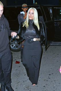 Amber Rose feet photo thumbnail