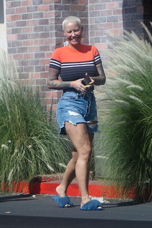 Amber Rose feet photo thumbnail