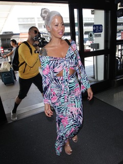 Amber Rose feet photo thumbnail