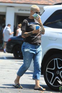 Amber Rose feet photo thumbnail