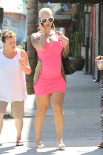 Amber Rose feet photo thumbnail
