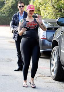 Amber Rose feet photo thumbnail