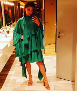 Amber Rose Revah feet photo thumbnail