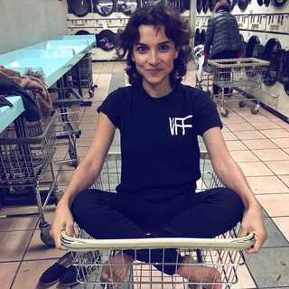 Amber Rose Revah feet photo thumbnail