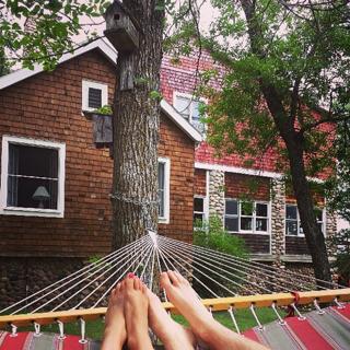 Amber Stevens West feet photo thumbnail