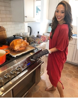 Amber Stevens West feet photo thumbnail