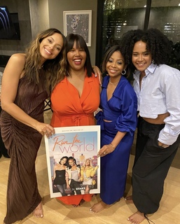 Amber Stevens West feet photo thumbnail