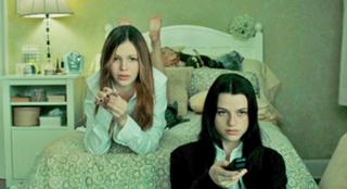 Amber Tamblyn feet photo thumbnail