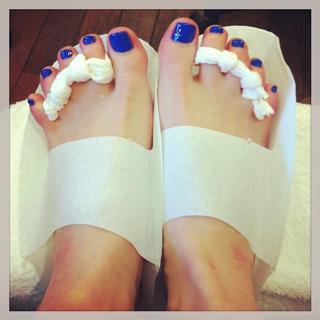 Amber Tamblyn feet photo thumbnail