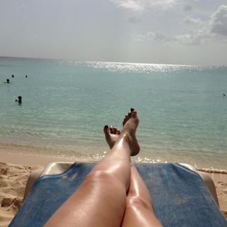 Amber Tamblyn feet photo thumbnail