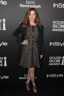 Amber Tamblyn feet photo thumbnail