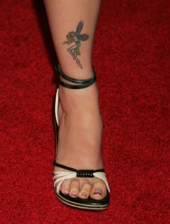 Amber Tamblyn feet photo thumbnail
