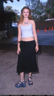 Amber Tamblyn feet photo thumbnail