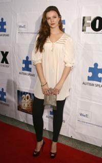 Amber Tamblyn feet photo thumbnail