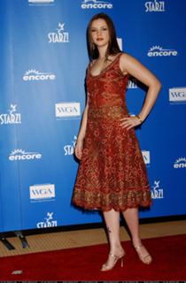 Amber Tamblyn feet photo thumbnail