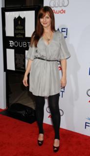 Amber Tamblyn feet photo thumbnail