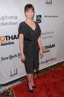 Amber Tamblyn feet photo thumbnail