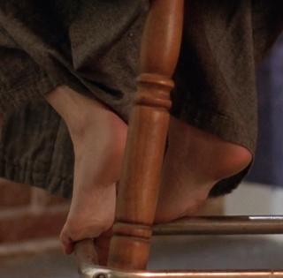 Amber Tamblyn feet photo thumbnail