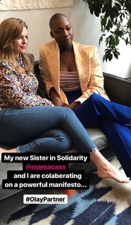Amber Tamblyn feet photo thumbnail