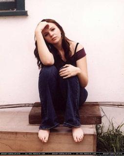 Amber Tamblyn feet photo thumbnail