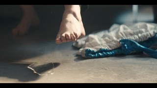 Amber Tamblyn feet photo thumbnail