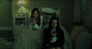Amber Tamblyn feet photo thumbnail