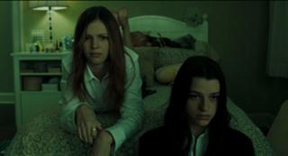 Amber Tamblyn feet photo thumbnail