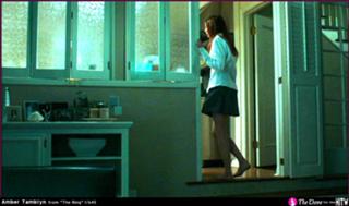 Amber Tamblyn feet photo thumbnail