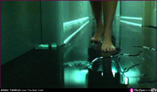 Amber Tamblyn feet photo thumbnail