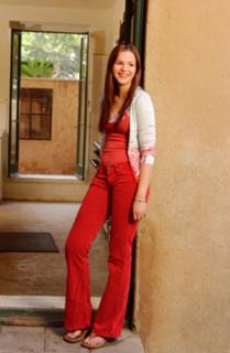 Amber Tamblyn feet photo thumbnail