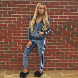 Amber Turner feet photo thumbnail