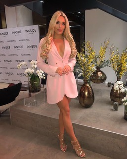 Amber Turner feet photo thumbnail