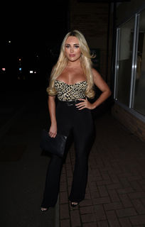 Amber Turner feet photo thumbnail