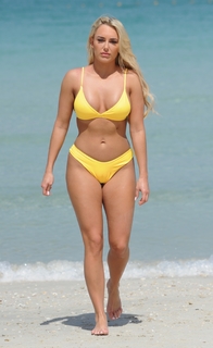 Amber Turner feet photo thumbnail