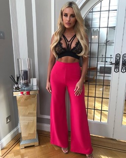 Amber Turner feet photo thumbnail